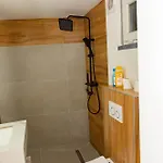 Ubuntu House - Homestay