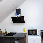 Homestay Ubuntu House - Charleroi