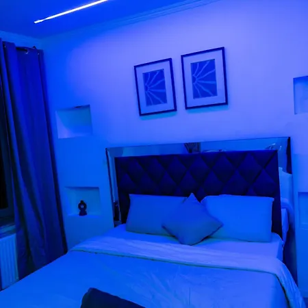 Ubuntu House - * Charleroi