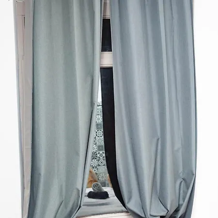 Ubuntu House - * Charleroi