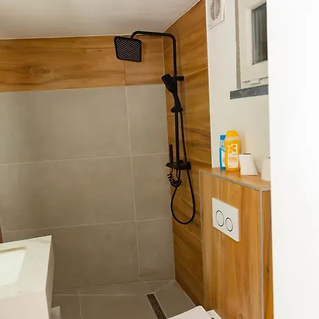 Ubuntu House - Kwatera prywatna