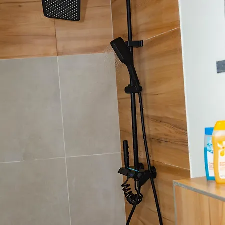 Ubuntu House - Kwatera prywatna *