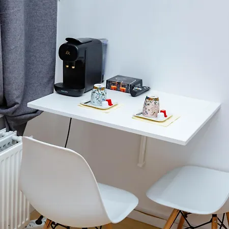 Ubuntu House - Rum i privatbostad Charleroi