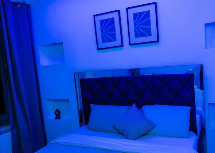 Ubuntu House - * Charleroi