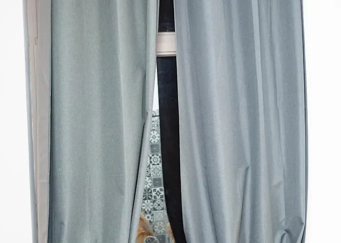 Ubuntu House - * Charleroi