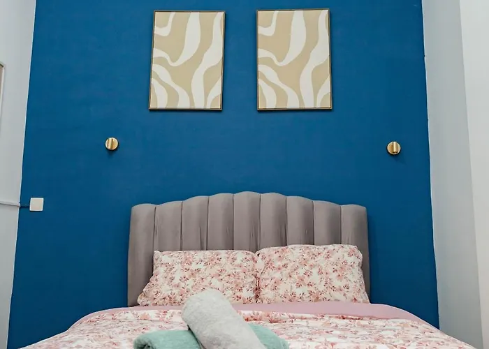 Ubuntu House - * Charleroi