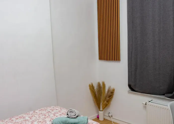 Ubuntu House - Rum i privatbostad Charleroi